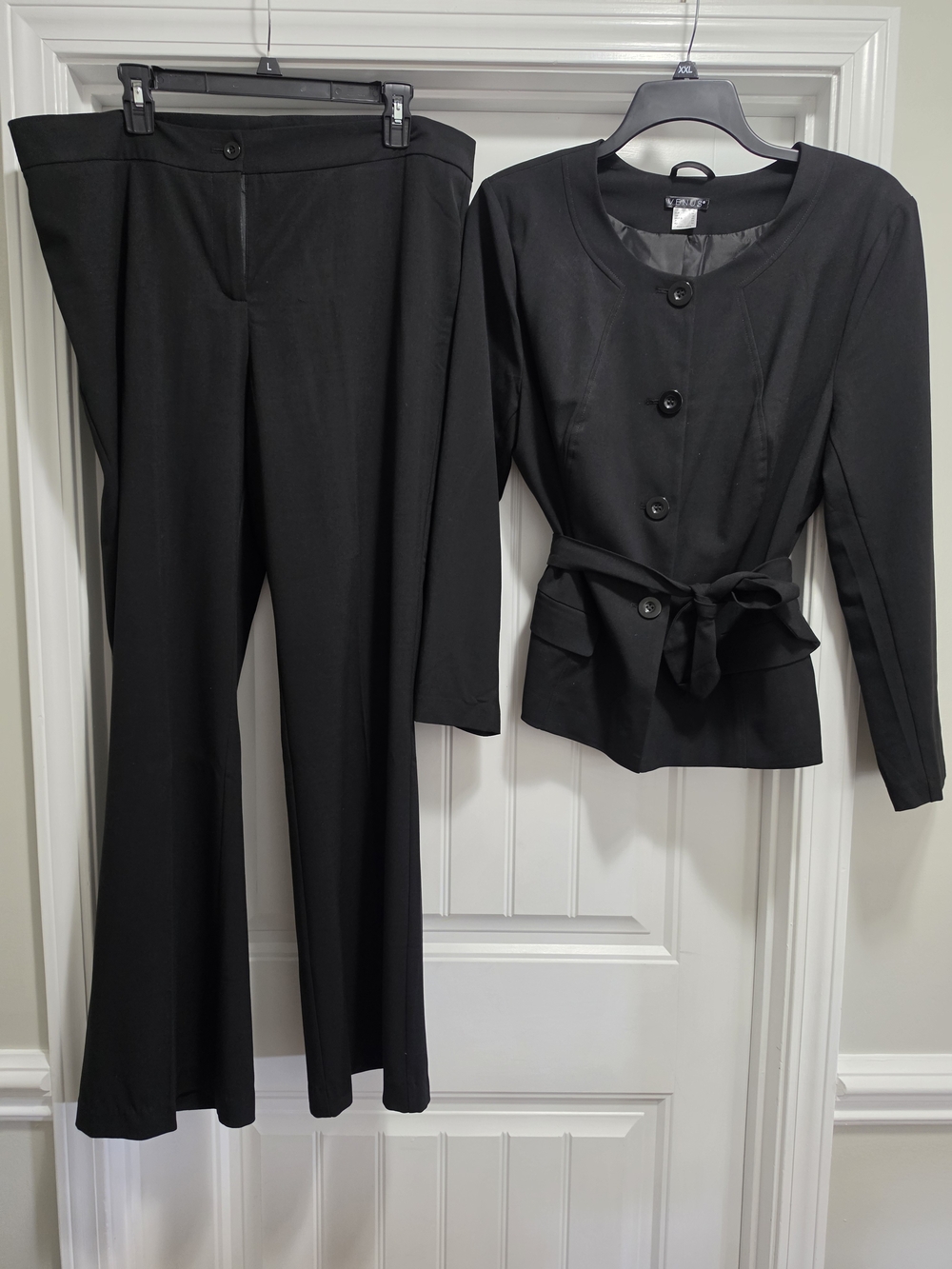 VENUS Black Two-Piece Pant Suit with Tie-Waist Jacket